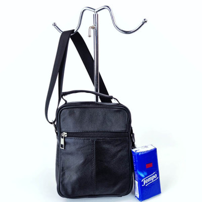 Borsa Tracolla Uomo in Vera Pelle Nero (Media)Art. 535 Borsa Tracolla Uomo in Vera Pelle Nero (Media)Art. 535