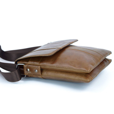 Borsa Tracolla Uomo in Vera Pelle Art. 8822 Borsa Tracolla Uomo in Vera Pelle Art. 8822